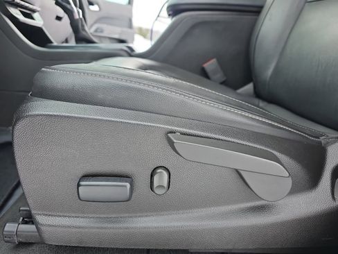 Used 2022 Chevrolet Colorado Z71 w/ Z71 Midnight Edition image 26