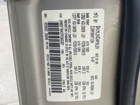 Used 2007 Chrysler Pacifica Limited image 36