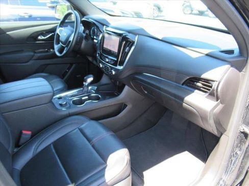 Used 2023 Chevrolet Traverse RS AWD/4WD image 11