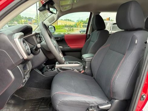 Used 2019 Toyota Tacoma SR5 AWD/4WD image 23