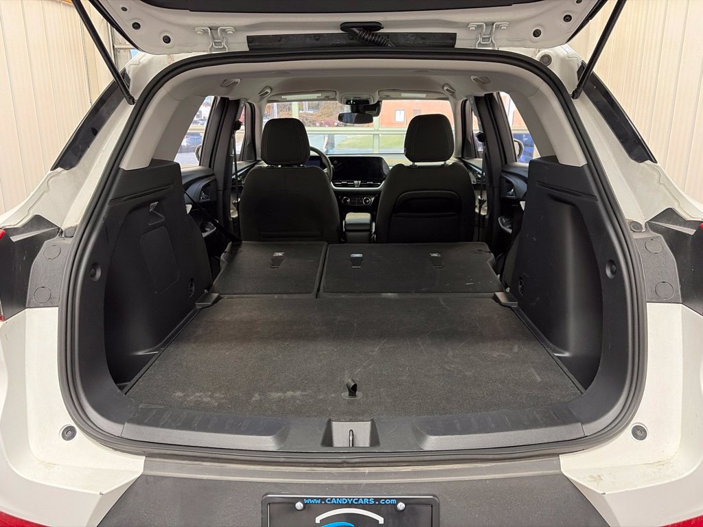 Used 2025 Chevrolet TrailBlazer LT AWD/4WD image 16