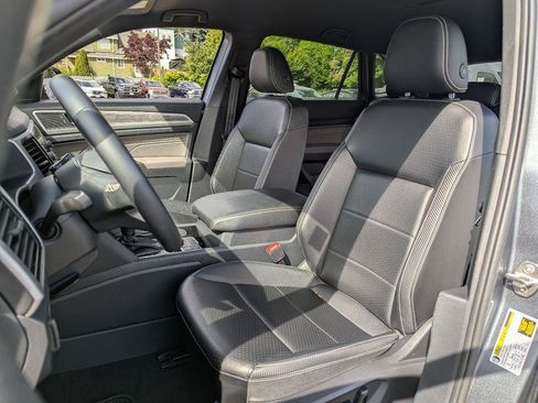 Used 2022 Volkswagen Atlas Cross Sport SE AWD/4WD image 25
