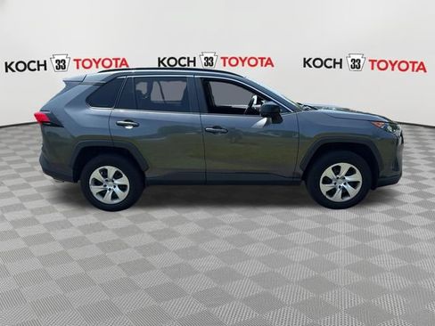 Used 2021 Toyota RAV4 LE AWD/4WD image 9