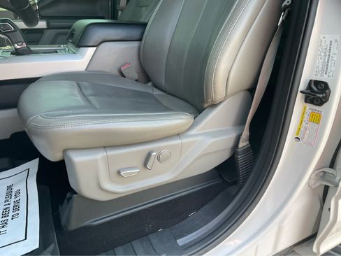 Used 2018 Ford F150 Lariat w/ Equipment Group 502A Luxury AWD/4WD image 13