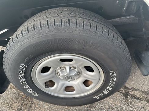 Used 2018 Nissan Frontier S w/ Work Truck Package image 12