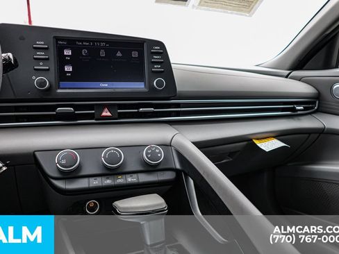 Used 2025 Hyundai Elantra SE FWD image 37