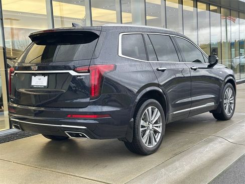 Used 2021 Cadillac XT6 Premium Luxury image 5