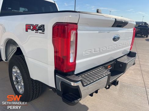 New 2026 Ford F250 XLT w/ FX4 Off-Road Package image 6