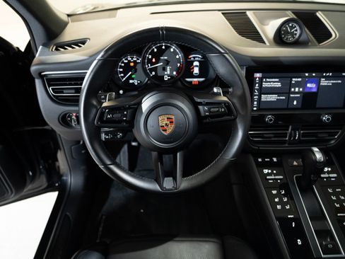 Certified 2023 Porsche Macan AWD/4WD image 16