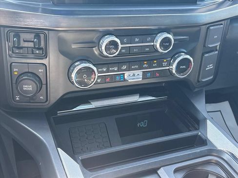 Used 2024 Ford F250 Lariat w/ Black Appearance Package AWD/4WD image 36
