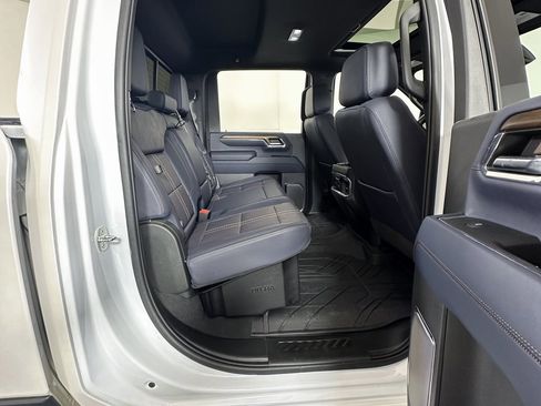 Used 2024 Chevrolet Silverado 3500 High Country w/ High Country Premium Package image 5