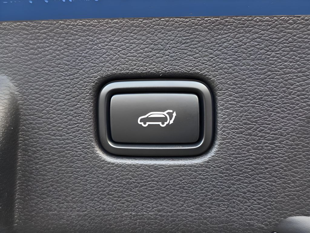 Used 2026 Kia Sportage EX FWD image 11