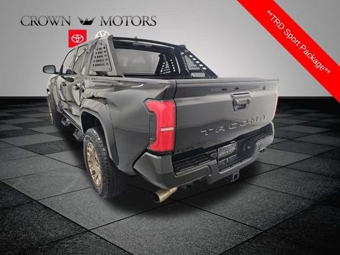 Used 2025 Toyota Tacoma TRD Sport image 4