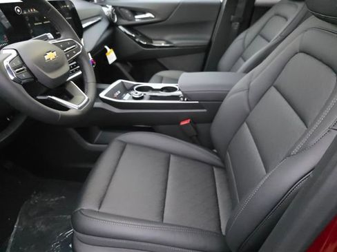New 2026 Chevrolet Equinox LT w/ Convenience Package II AWD/4WD image 25
