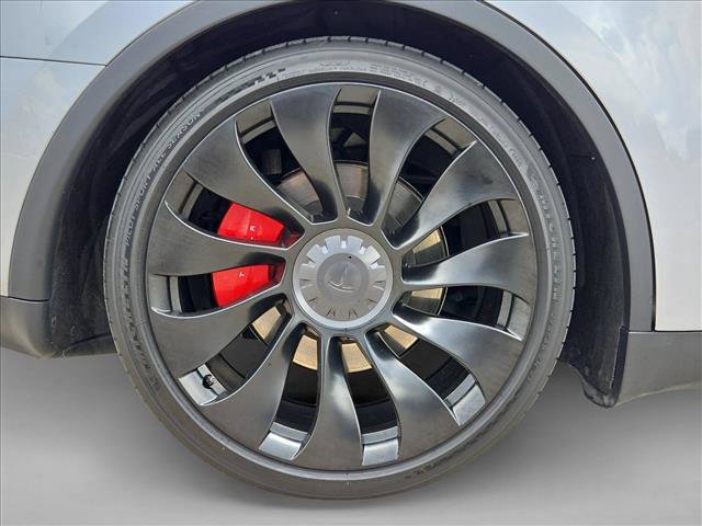 Used 2024 Tesla Model Y Performance AWD/4WD image 23