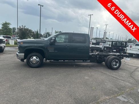 New 2026 Chevrolet Silverado 3500 LT w/ Convenience Package AWD/4WD image 6