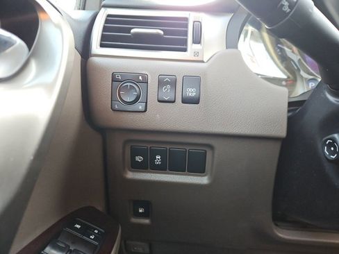 Used 2018 Lexus GX 460 image 32