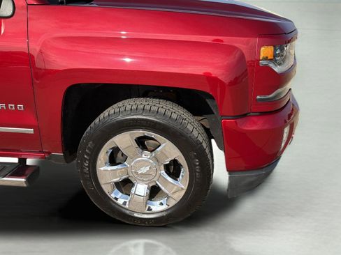 Used 2018 Chevrolet Silverado 1500 LTZ Z71 w/ LTZ Plus Package image 9
