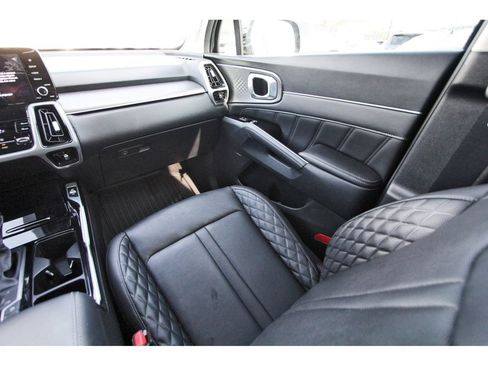 Used 2023 Kia Sorento SX AWD/4WD image 14