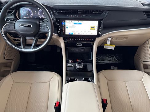 New 2026 Jeep Grand Cherokee Limited AWD/4WD image 13