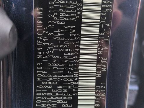 Certified 2025 Toyota Corolla LE FWD image 29