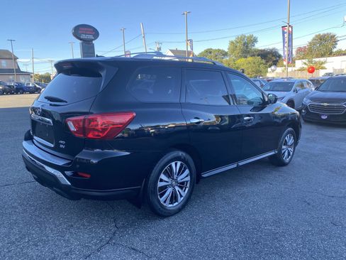 Used 2018 Nissan Pathfinder SV image 6