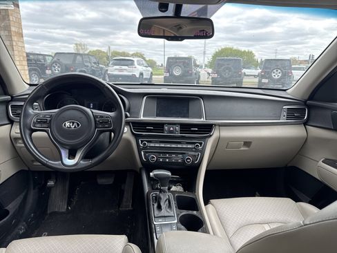 Used 2018 Kia Optima EX w/ Premium Package FWD image 3