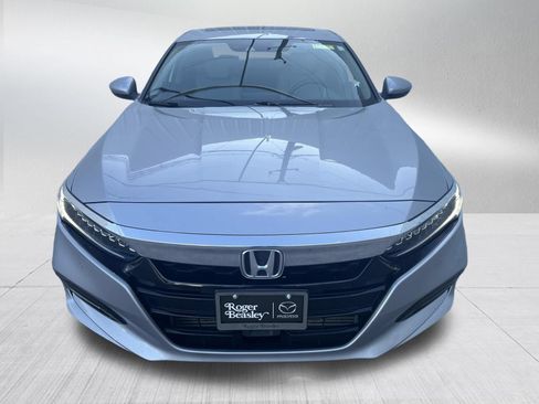 Used 2018 Honda Accord Touring image 2