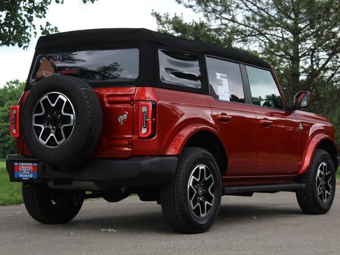 Used 2024 Ford Bronco Outer Banks AWD/4WD image 8