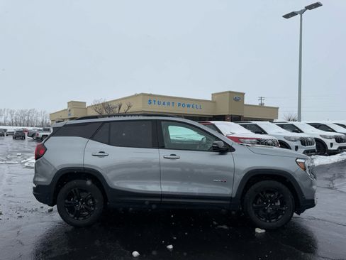 Used 2024 GMC Terrain AT4 image 19