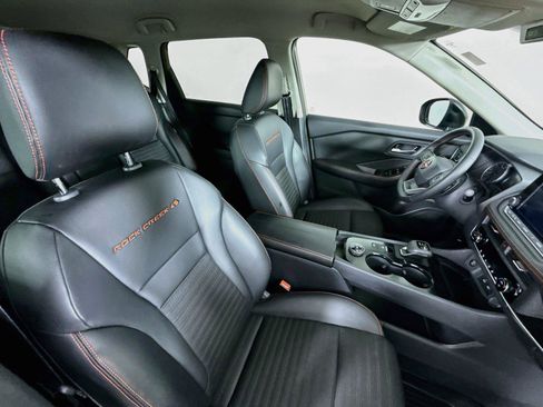 Used 2025 Nissan Rogue SV AWD/4WD image 27