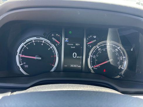 Used 2024 Toyota 4Runner TRD Off-Road Premium w/ Moonroof Package AWD/4WD image 10