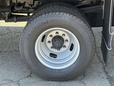 Used 2024 Ford F350 XL w/ Snow Plow Prep Package image 32