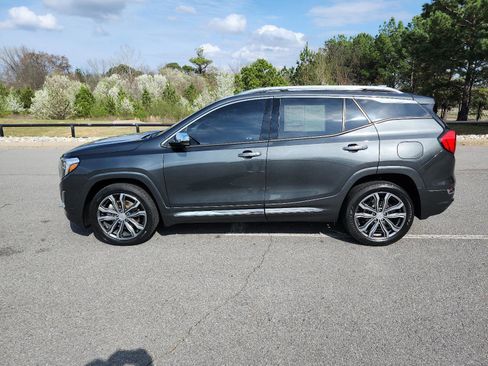 Used 2019 GMC Terrain Denali w/ Advanced Safety Package image 2