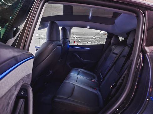 Used 2026 Tesla Model Y 2WD image 18