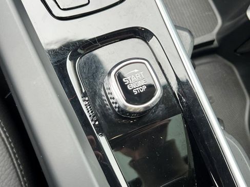 Certified 2023 Volvo XC60 B5 Plus w/ Climate Package image 33