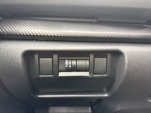 Used 2025 Subaru Crosstrek 2.0i Premium image 29