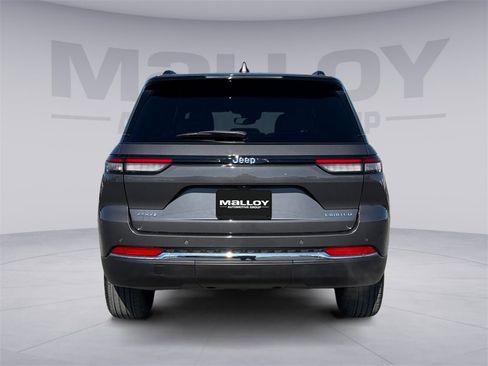 Used 2024 Jeep Grand Cherokee Limited image 4