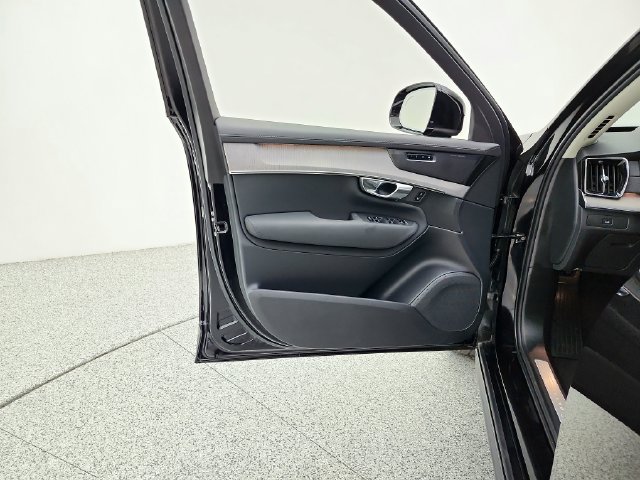 Certified 2026 Volvo XC90 B6 Ultra AWD/4WD image 28