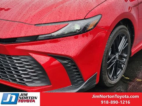 Used 2025 Toyota Camry SE w/ Multimedia Upgrade Package AWD/4WD image 11