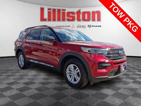 Used 2024 Ford Explorer XLT w/ Class IV Trailer Tow Package AWD/4WD image 3