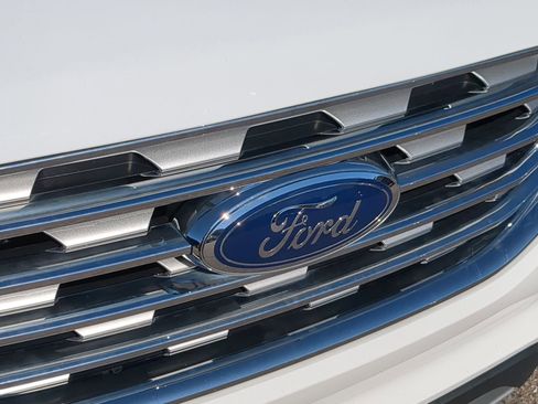 Certified 2022 Ford Edge SEL w/ Convenience Package image 14