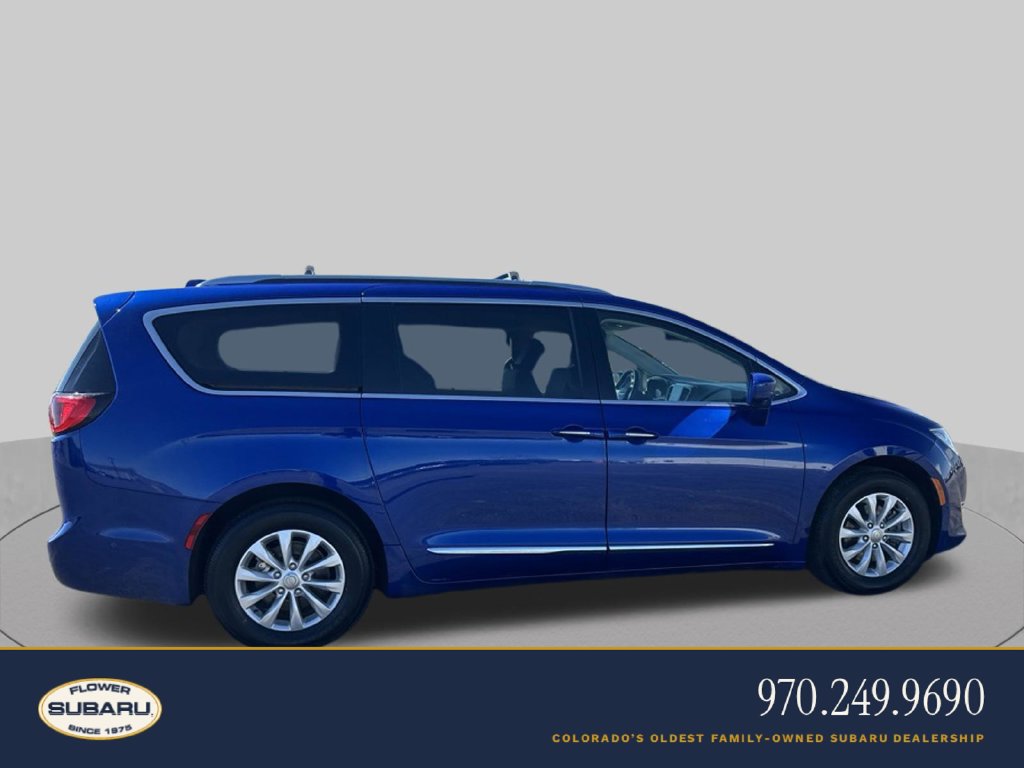 Used 2019 Chrysler Pacifica Touring-L w/ Advanced Safetytec Group FWD image 8