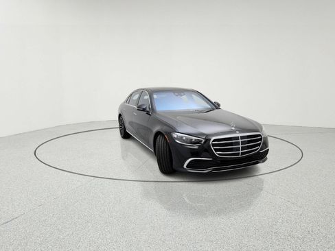 Certified 2023 Mercedes-Benz S 500 4MATIC image 4