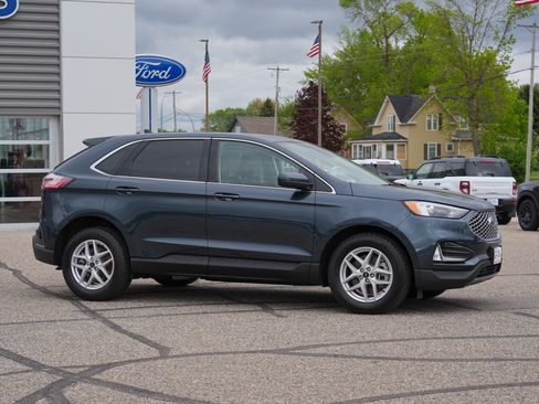 Used 2024 Ford Edge SEL w/ Convenience Package AWD/4WD image 2