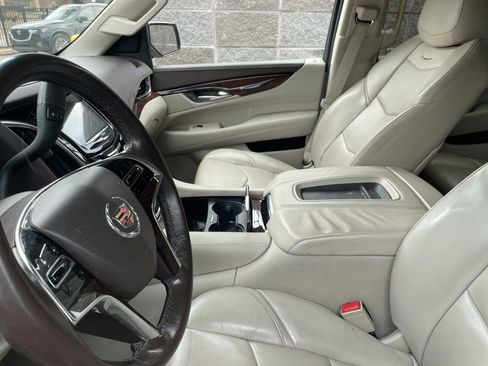 Used 2015 Cadillac Escalade ESV Premium image 5