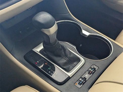 Used 2015 Toyota Highlander Limited image 25