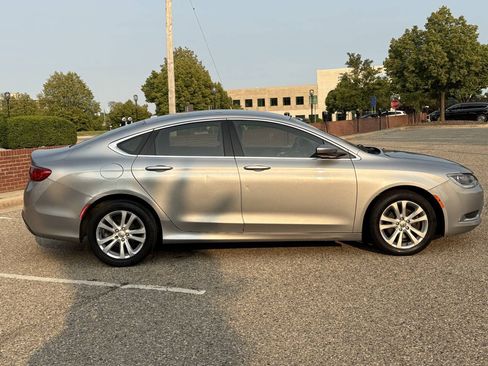 Used 2015 Chrysler 200 Limited w/ Convenience Group FWD image 7