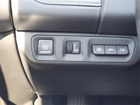 Used 2021 GMC Acadia SLT w/ Technology Package image 22