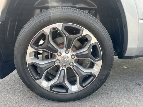 Used 2019 RAM 1500 Limited image 18